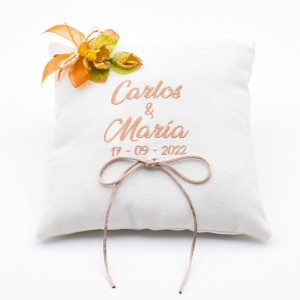 Cojín para anillos de boda con bordado personalizado en salmón