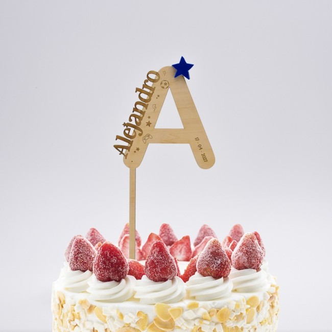 Cake Topper Niño Inicial madera estrella