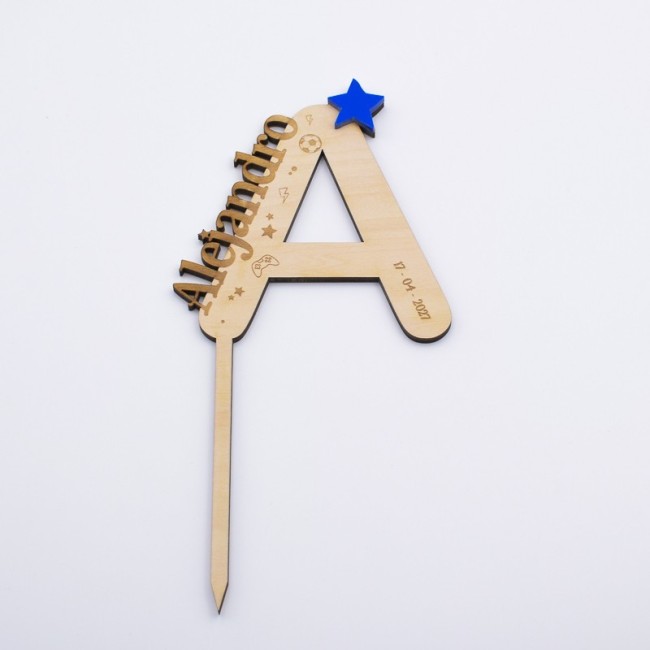 figura de tarta de madera con estrella