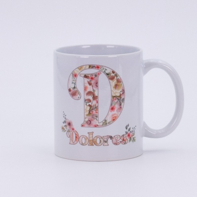 Taza personalizada con flores románticas en tonos rosados