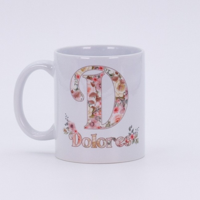 Detalle de la inicial con nombre estampado en diseño floral