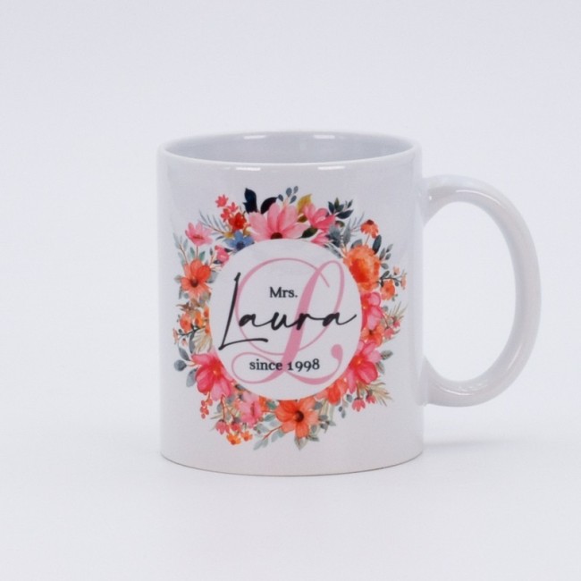 Taza personalizada romántica con corona floral