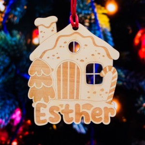 Adorno de Navidad de madera personalizado, con diseño de casita invernal, para decoración navideña