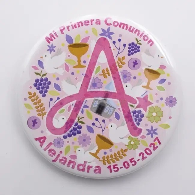 Chapa rosa personalizada con inicial primera Comunión