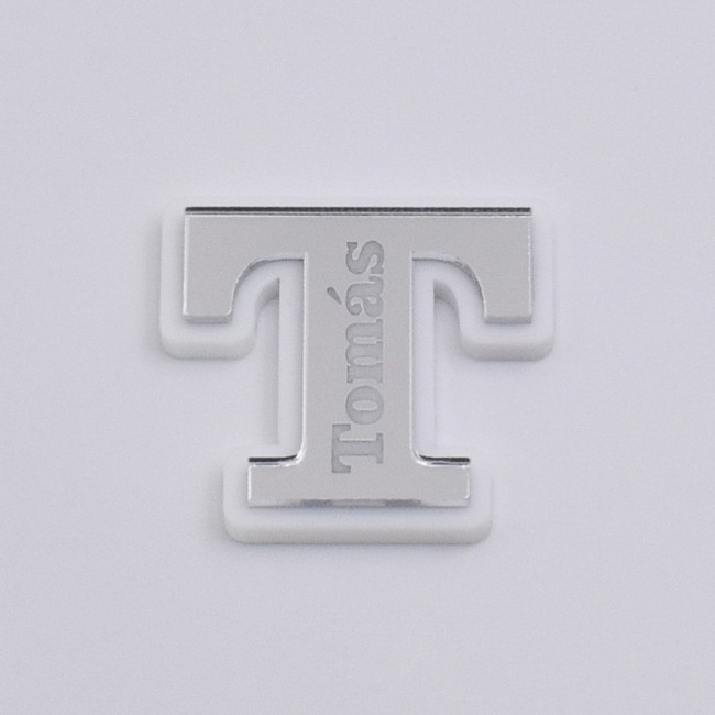 Imán marcasitios con inicial personalizada