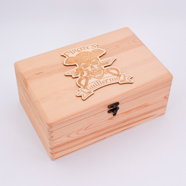 Caja pirata grabada con nombre y fecha para comunión